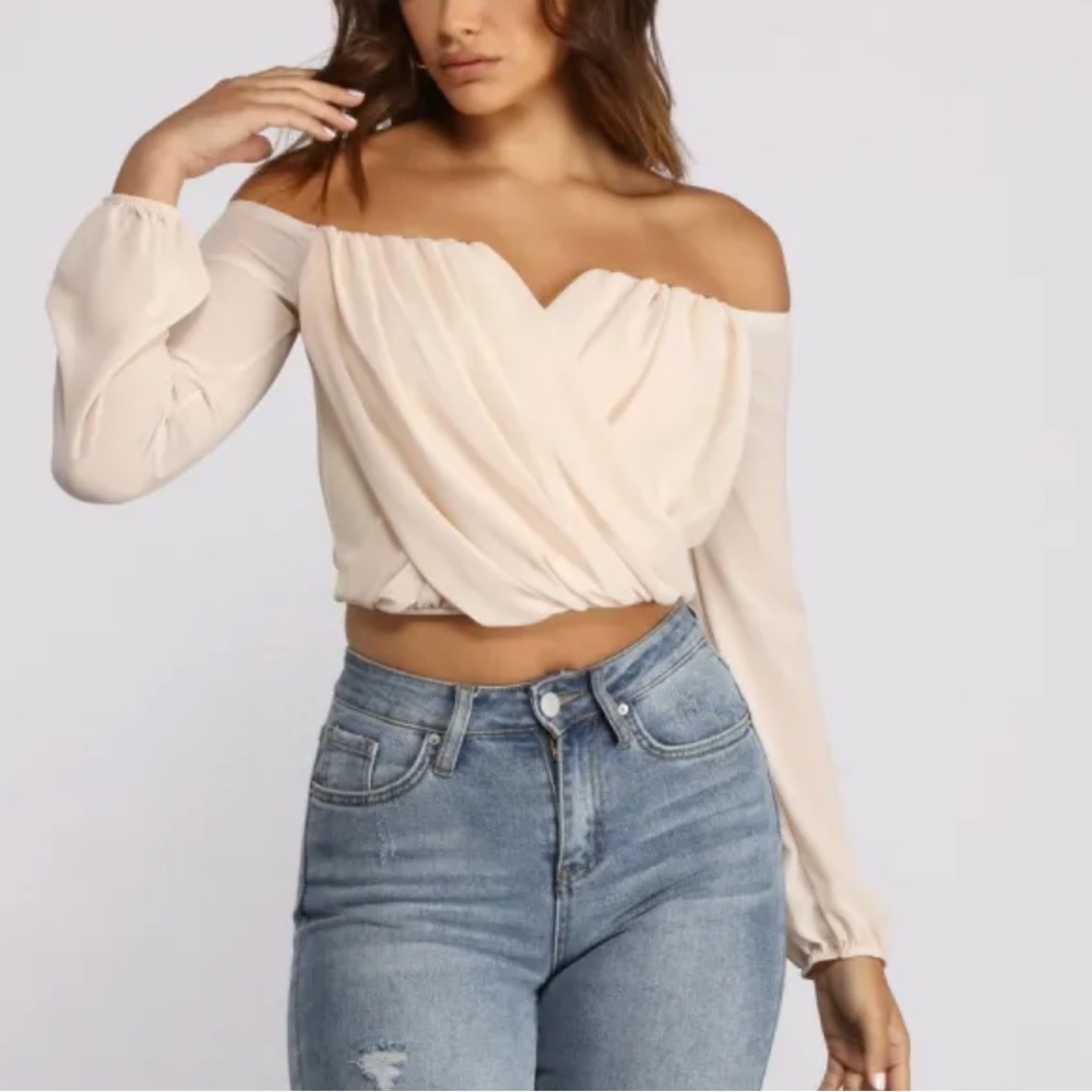 Windsor Women's‎ Size Small Faux Wrap Off Shoulder Top Beige Cream Long Sleeve